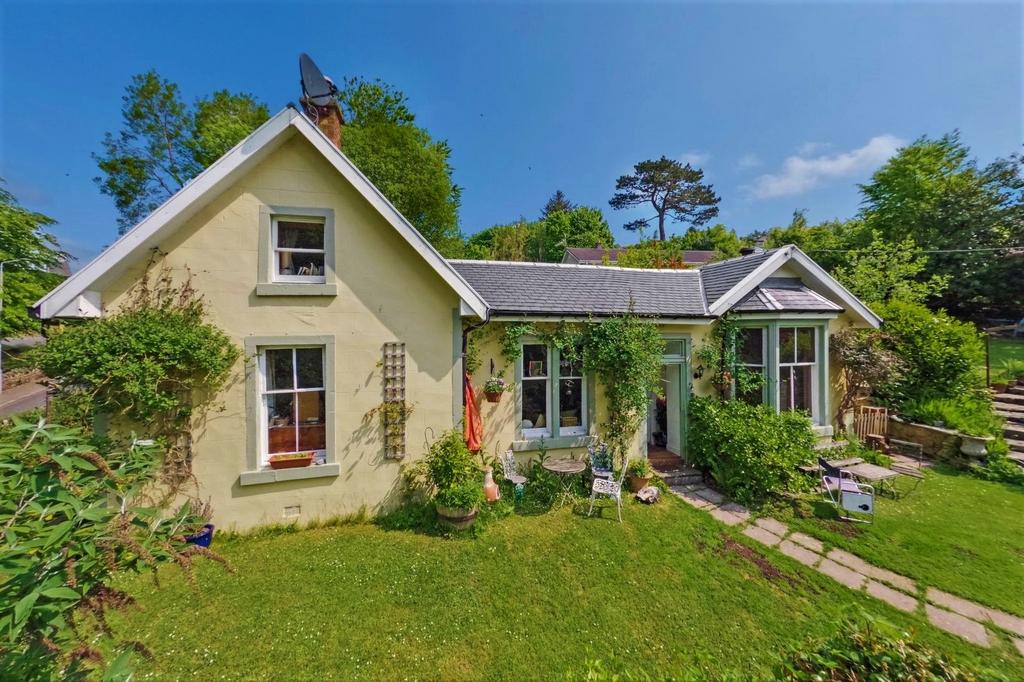 Argyll Road, Kilcreggan, Argyll and Bute, G84 0HU 4 bed detached villa