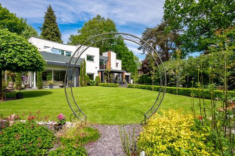 5 bedroom detached house for sale, Broad Lane, Hale, WA15