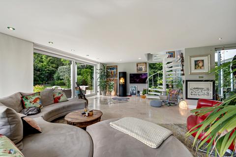 5 bedroom detached house for sale, Broad Lane, Hale, WA15