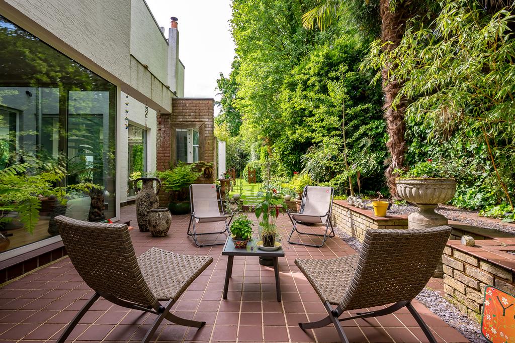 Sitting Area