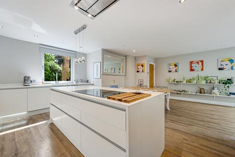 5 bedroom detached house for sale, Broad Lane, Hale, WA15