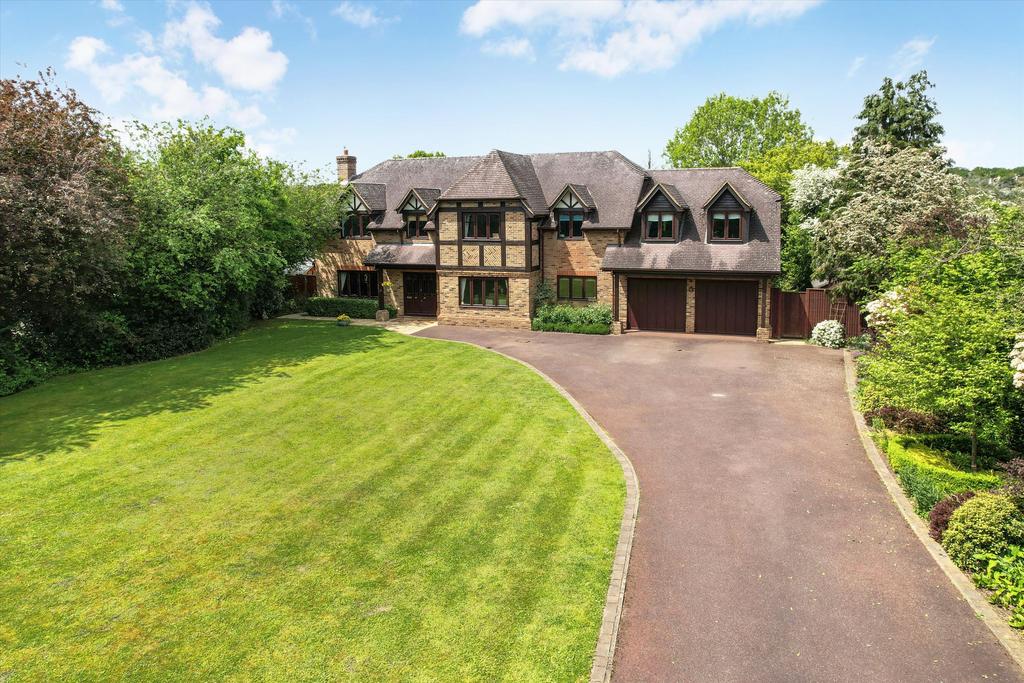 Links Road, Ashtead, Surrey, KT21 6 bed detached house for sale £