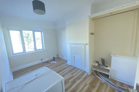 4 bedroom flat share to rent, Northolt Road, South Harrow, HA2 8HR