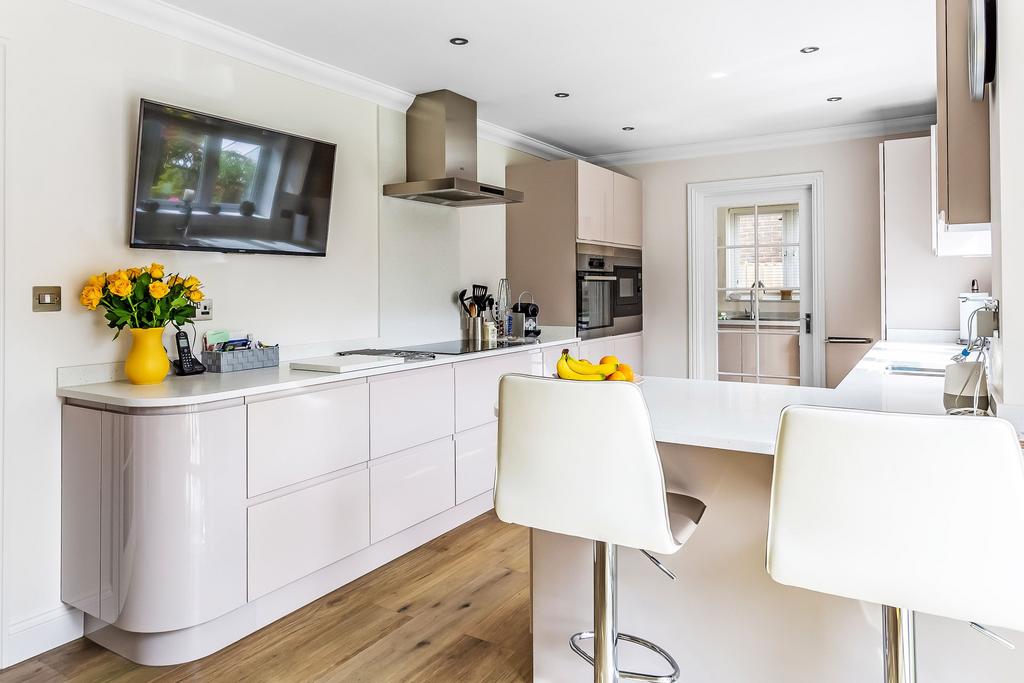 Greshams Way, Edenbridge 4 bed detached house for sale £825,000