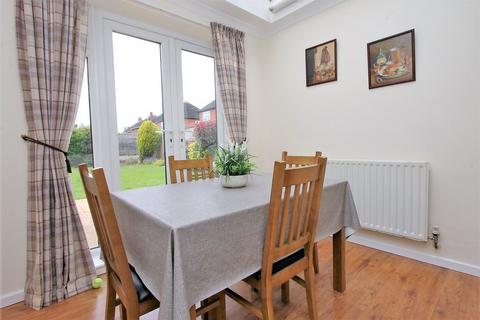 1 Beachcroft Road, Kingswinford, DY6 0HJ