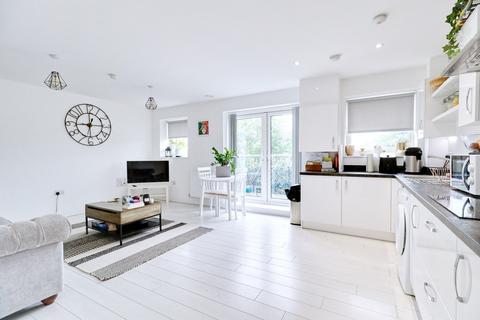 2 bedroom flat for sale - Haven Road, Rainham RM13