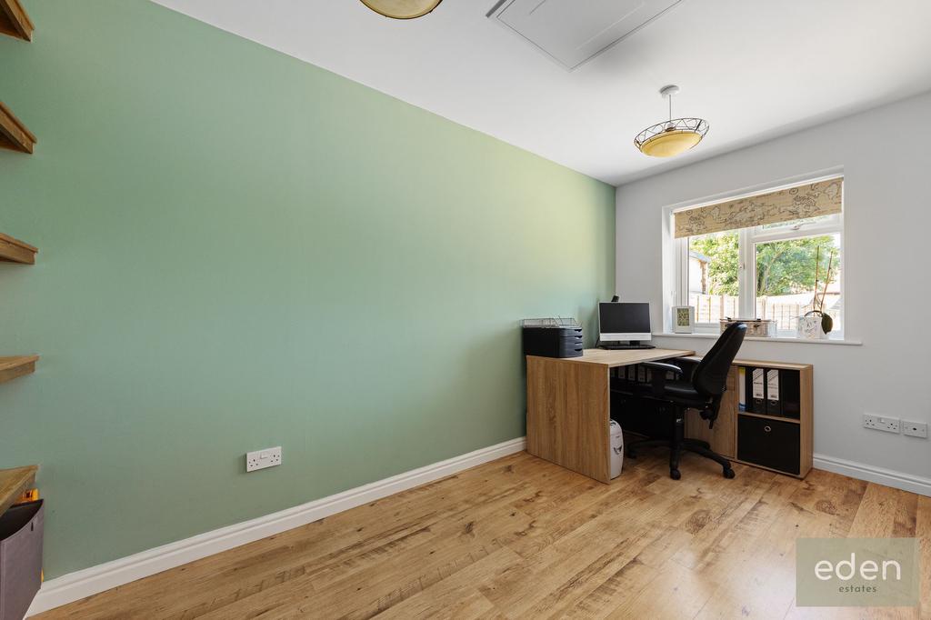Bedroom 4 / Study