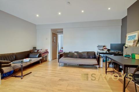 2 bedroom flat for sale, Sunnyside, Childs Hill,NW2