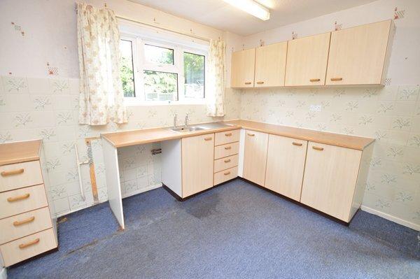 Breakfast/kitchen