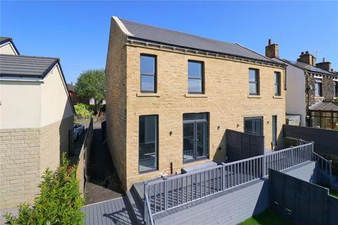 3 bedroom semi-detached house for sale, Highfield Terrace, Pudsey, West Yorkshire, LS28