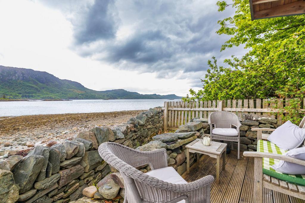 Woodside Ardaneaskan, Lochcarron, Strathcarron, IV54 8YL 3 bed detached house for sale £400,000