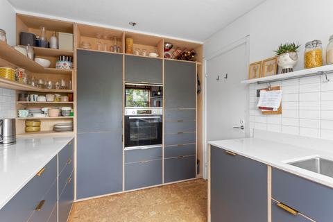 21 Belvedere Park, Edinburgh, EH6 4LR