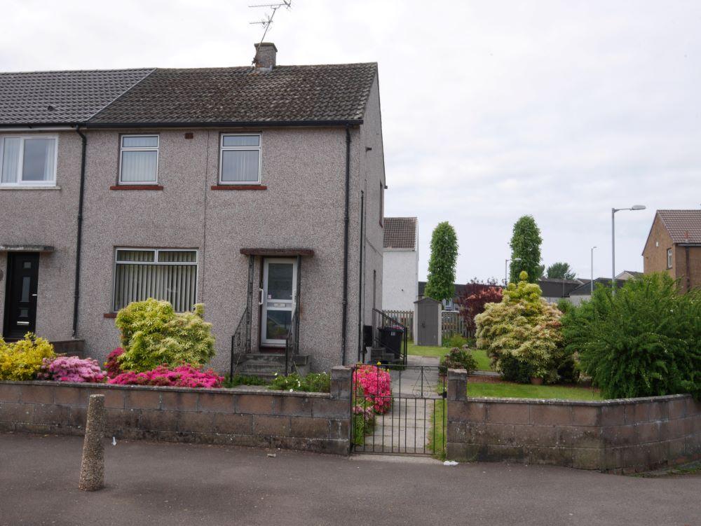 30 Wallamhill Road, Locharbriggs, Dumfries, DG1 1UW 2 bed end of
