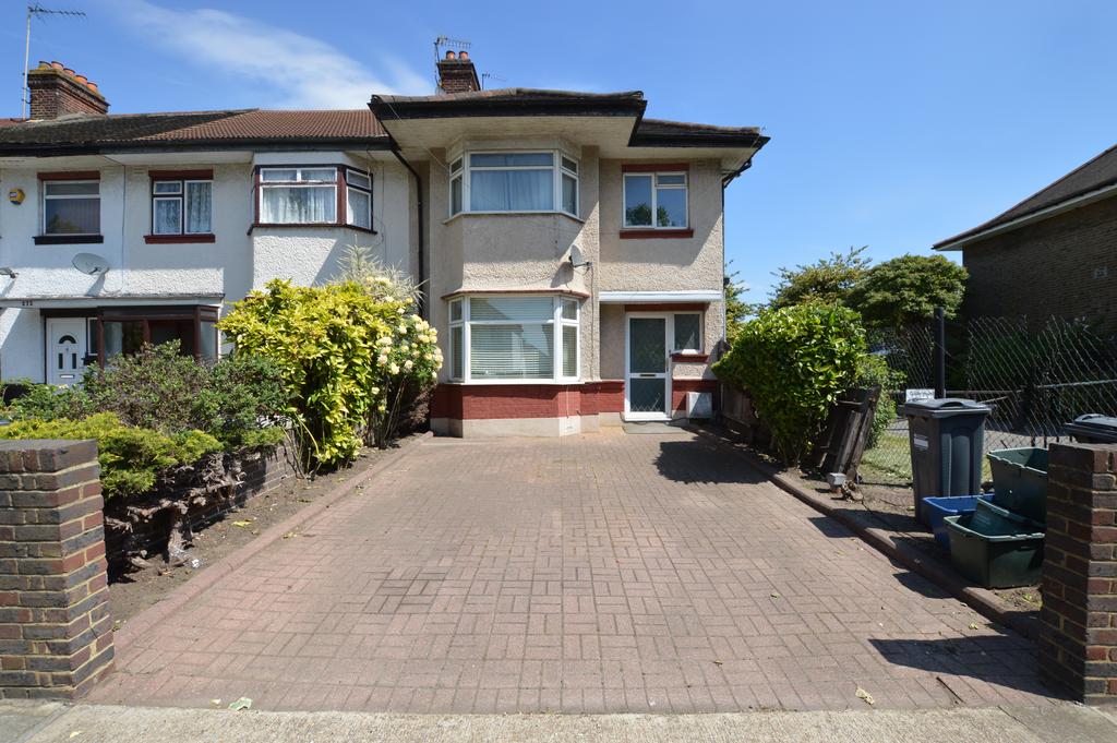 Boston Manor Road, Brentford TW8 2 bed flat for sale £410,000
