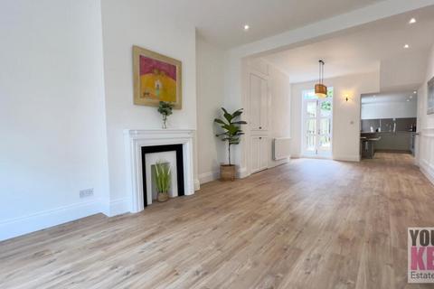57 Broadmead Road, Folkestone, CT19 5AW
