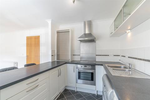 14/3 Ferry Gait Crescent, Edinburgh, EH4 4GR