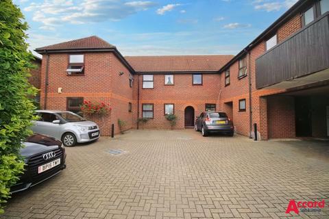 1 bedroom apartment to rent - Richmond Road, Romford
