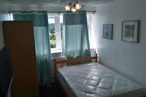 3 bedroom flat to rent, 47 Somborne House