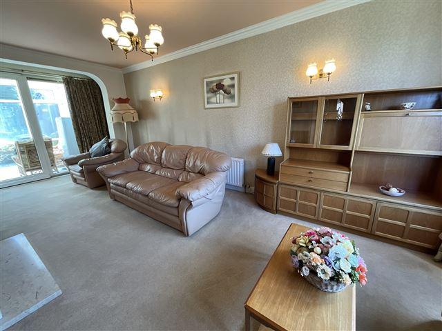 Living room/dining room