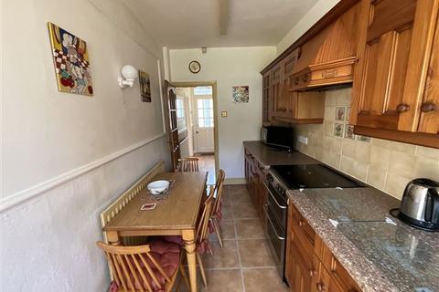79 Clifton Crescent, Sheffield, S9 4BD