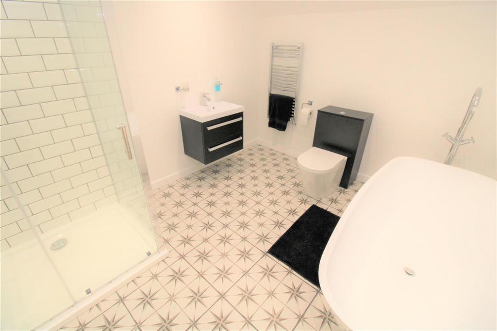 First floor bathroom.jpg