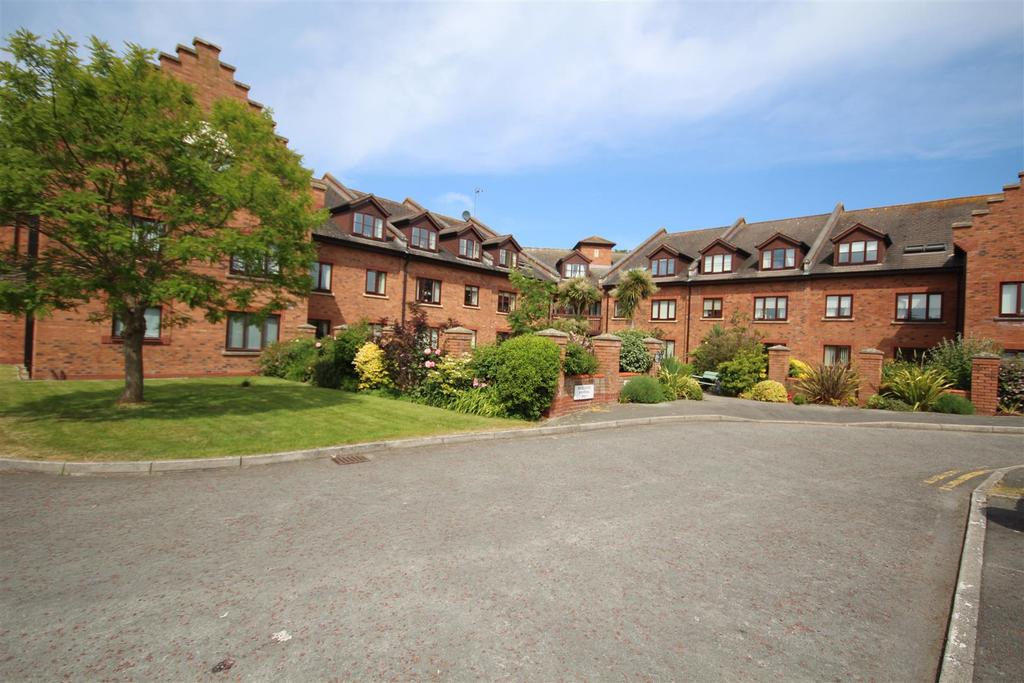 Penrhyn Court, Penrhyn Bay, Llandudno 1 bed apartment for sale £79,950