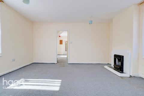 41 Broadway, Jaywick, Clacton-on-sea, CO15 2ET