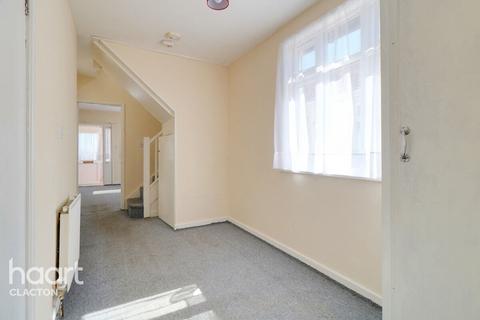 41 Broadway, Jaywick, Clacton-on-sea, CO15 2ET
