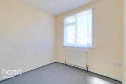 41 Broadway, Jaywick, Clacton-on-sea, CO15 2ET