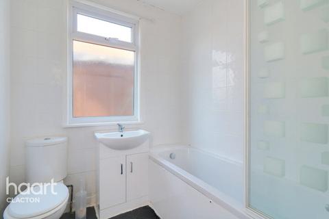 41 Broadway, Jaywick, Clacton-on-sea, CO15 2ET