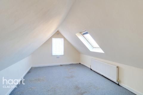 41 Broadway, Jaywick, Clacton-on-sea, CO15 2ET