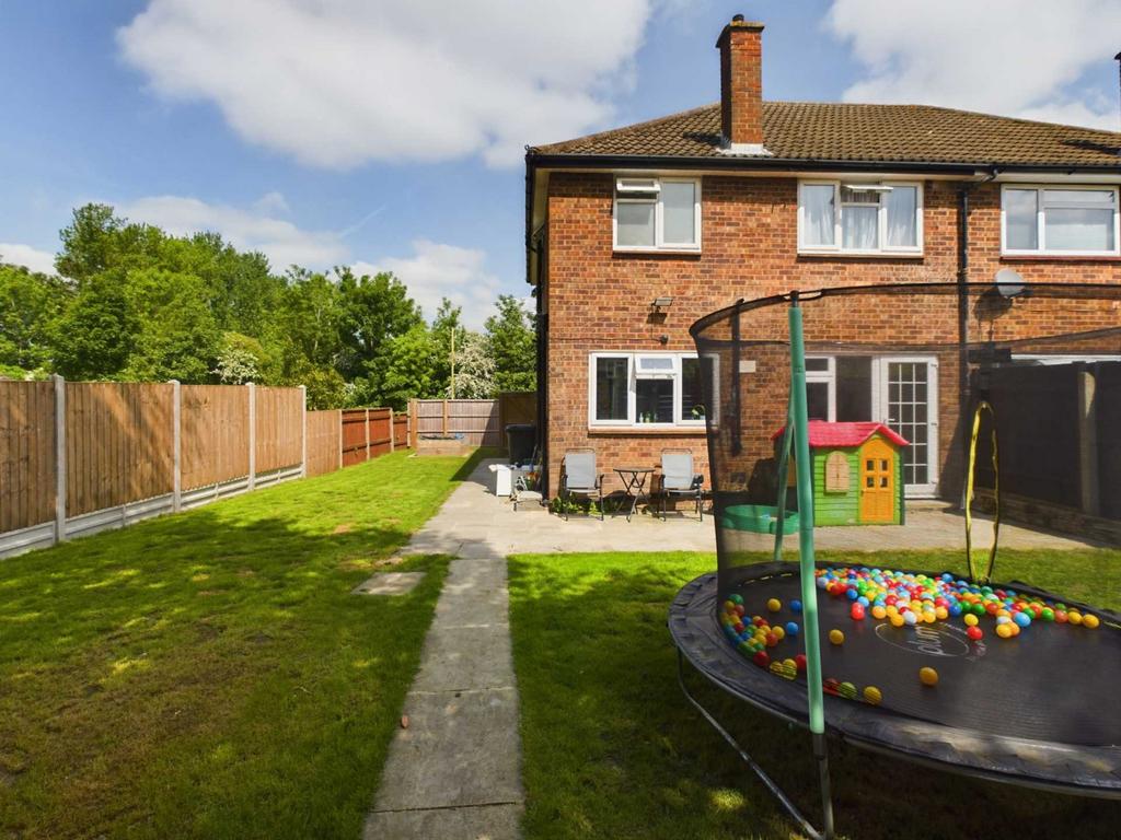 Warners End Road, Hemel Hempstead 3 bed semidetached house for sale