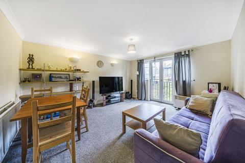 2 bedroom flat for sale - St. James's Drive, Wandsworth Common