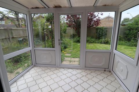 3 bedroom detached house to rent, Temple Close, Bletchley