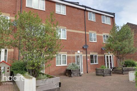 1 bedroom flat for sale, Flat 16 39-45 Princess Street, Luton LU1 5AT