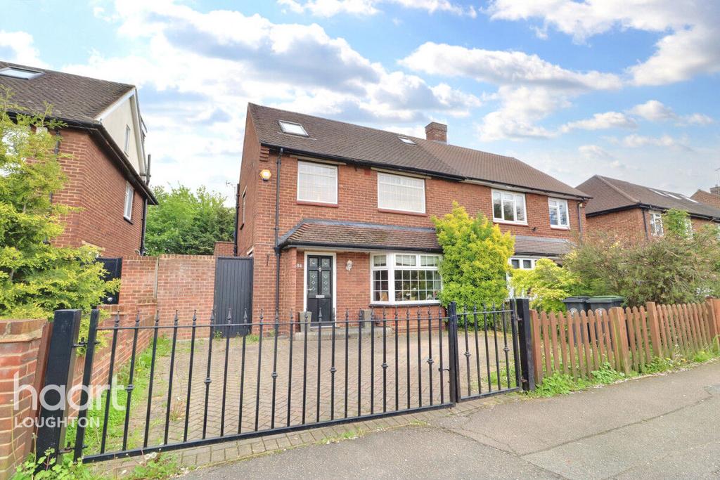 Valley Hill, LOUGHTON 4 bed semidetached house for sale £650,000