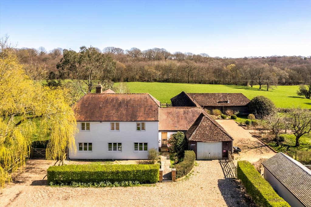 Goldwell Farm, Tenterden Road, Biddenden, Ashford, Kent, TN27 4 bed