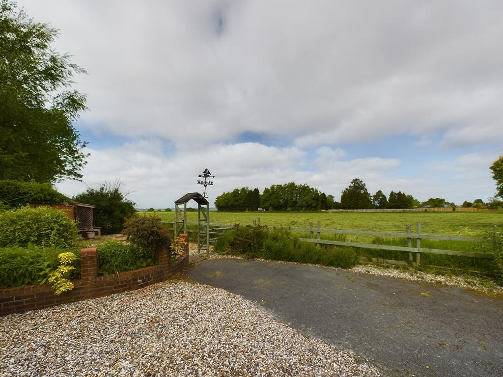 Orrell Road, Orrell, Wigan, WN5 2 bed end of terrace house for sale £