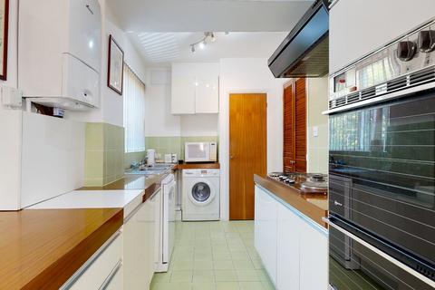 2 Oak Lodge Close, Stanmore, HA7 4QB