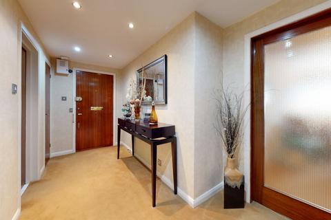 2 Oak Lodge Close, Stanmore, HA7 4QB