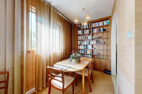 2 Oak Lodge Close, Stanmore, HA7 4QB