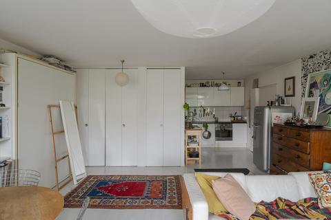 Studio to rent - Breton House, Barbican, London, EC2Y