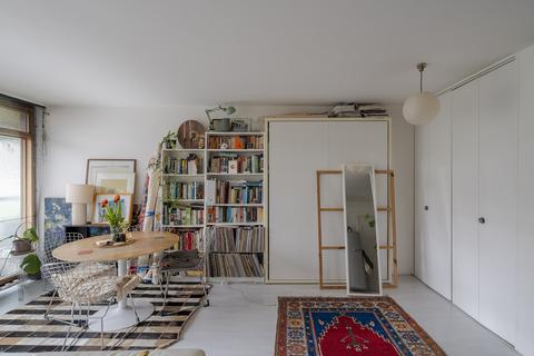 Studio to rent - Breton House, Barbican, London, EC2Y
