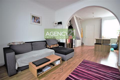 2 bedroom house for sale - Kennedy Road, Barking, IG11