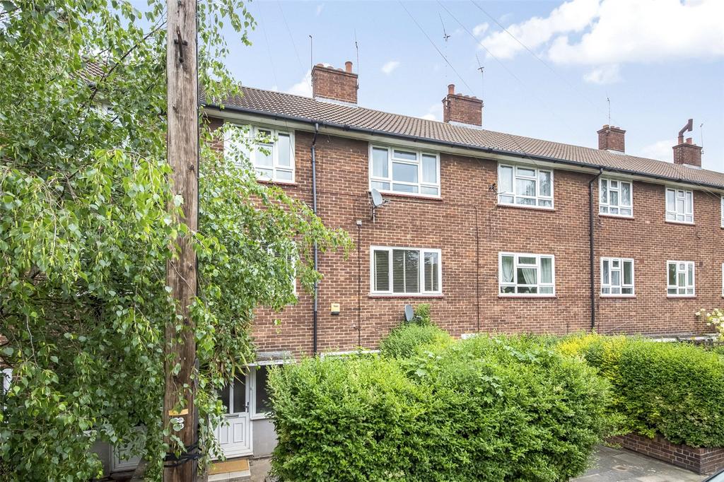 Prentiss Court, Charlton Lane, Charlton, SE7 3 bed apartment for sale £400,000