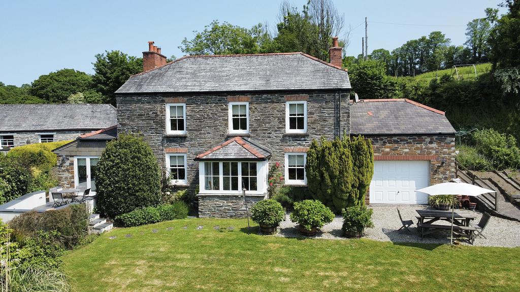 Sladesbridge, Wadebridge, Wadebridge 3 bed house for sale £650,000