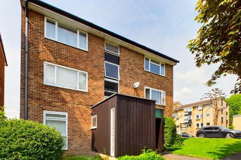 84 Middlefields, Croydon, CR0 9LG