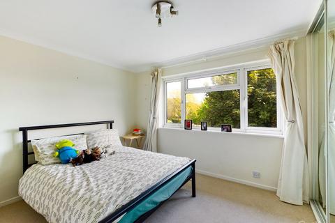 84 Middlefields, Croydon, CR0 9LG
