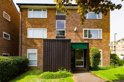 84 Middlefields, Croydon, CR0 9LG