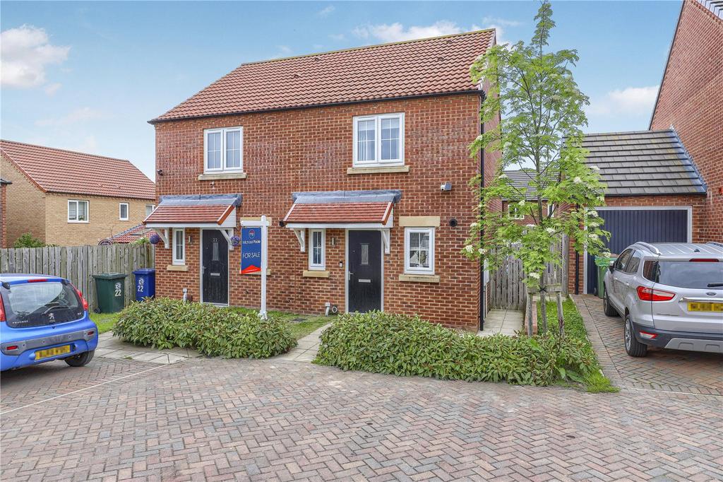 Cringle Gardens, Guisborough 2 bed semidetached house for sale £168,000
